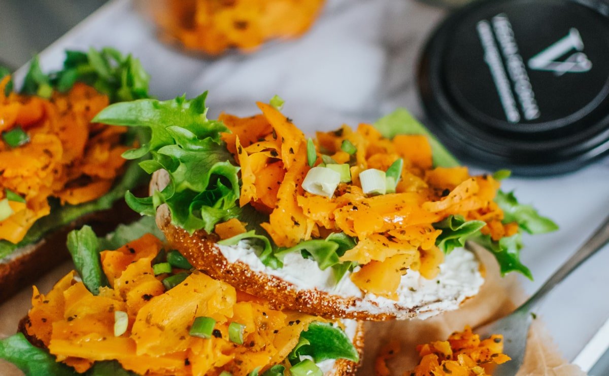 Olive Tapenade Bruschetta With Mango and Eggs vg blog 5 opt